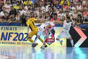 Em Cascavel, no Paraná, o Cascavel goleou o Magnus por 6 a 0 e conquistou, pela primeira vez, o título da Liga Nacional de Futsal | Foto: Guilherme Mansueto/Magnus Futsal