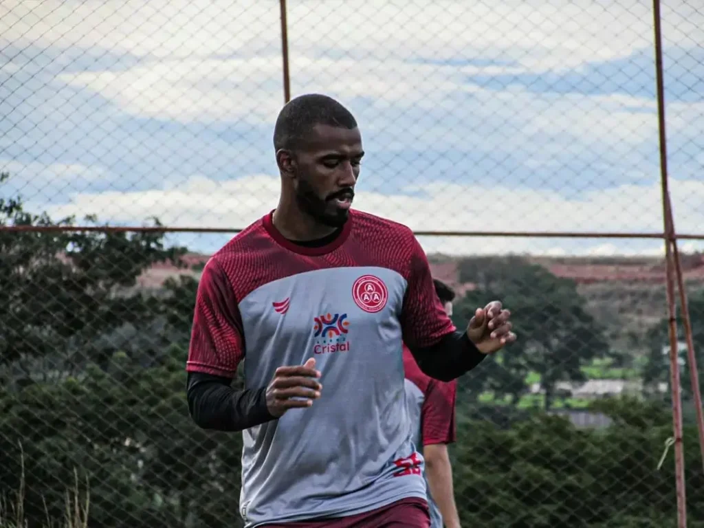 Ex-Anapolina, o zagueiro Dedé reforçará o Azulão do Vale em 2022 | Foto: AA Anapolina