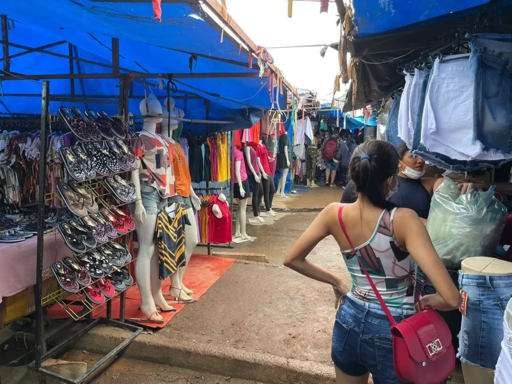 Ainda bem que tirei um tempinho para minhas compras de Natal. Quero deixar meus filhos e esposo, felizes”, diz a dona de casa Patrícia Freitas. | Foto: Reprodução/Internet