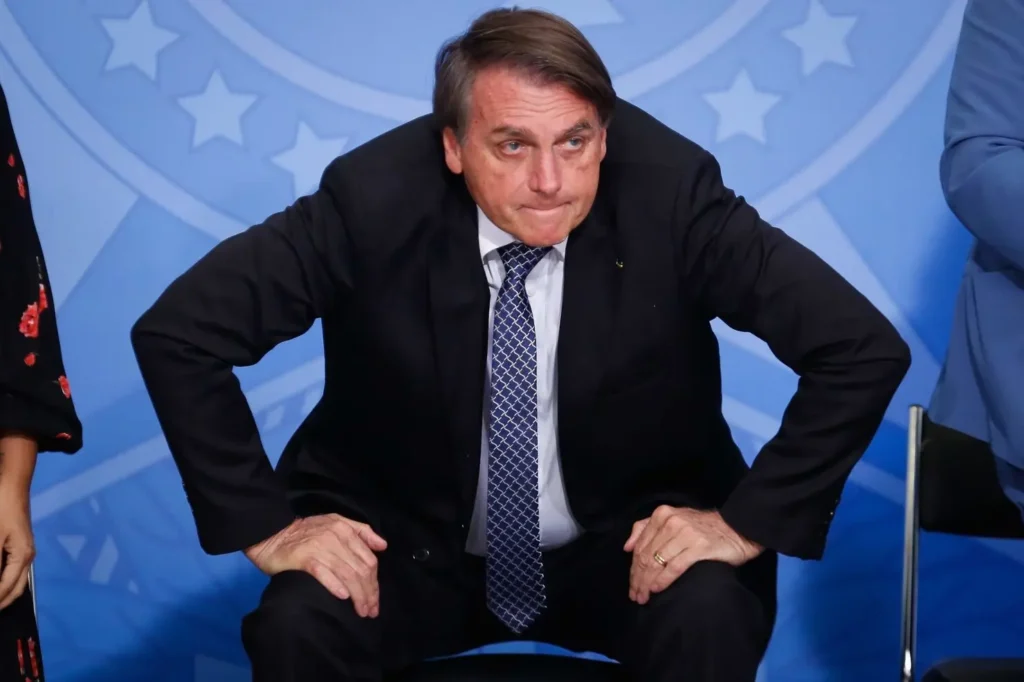 Na declaração feita por Bolsonaro, ele convoca a esquerda para comemorar "3 anos sem corrupção" com um panelaço durante seu pronunciamento no fim do ano. | Foto: Reprodução