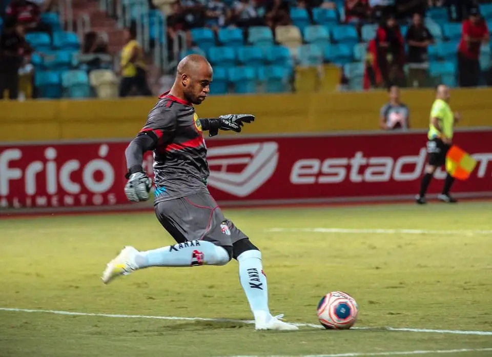 Com a camisa do Galo da Comarca, o arqueiro já atuou em 21 partidas | Foto: Heber Gomes