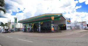 Combustíveis registram leve queda pelo preço do barril mas podem voltar a subir | Foto: Reprodução