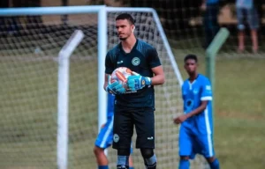 O goleiro foi um dos destaques do clube esmeraldino na campanha do Brasileiro Sub-20, em 2020 | foto: Heber Gomes