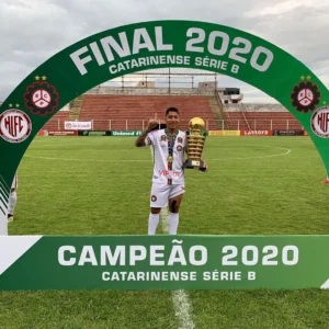 Jogador foi campeão da Segunda Divisão do Catarinense, pelo Próspera | foto: Arquivo pessoal