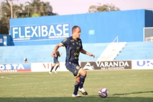 O lateral-direito Rafael Cruz retorna ao Goianésia, onde atuou em 2018, ajudando o clube a retornar à elite do futebol goiano | Foto: Nicolle Mendes/AA Aparecidense