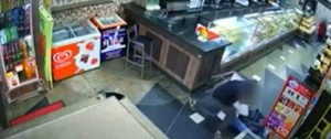 Vítima foi jogada no chão e agredida com coronhadas na cabeça | Foto: reprodução