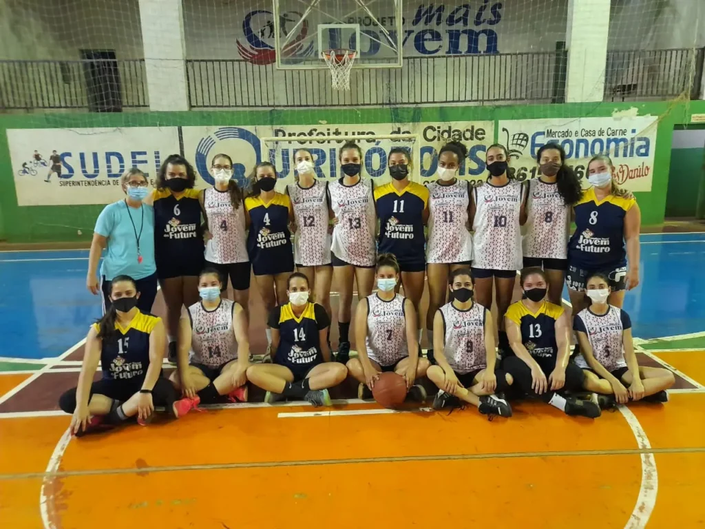 Sheila Cristina de Carvalho Borges, será treinadora da equipe feminina goiana sub-17que estreia nesta terça-feira (7), às 13 horas | foto: reprodução / secretaria de esportes