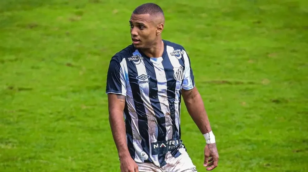 Denilson foi revelado nas categorias de base do Santos e estava por último no Rio Claro-SP | foto: Arquivo Pessoal