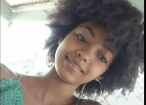 Maria Eduarda, de 15 anos.