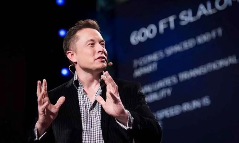 Editor-chefe da revista afirma que poucas pessoas foram mais influentes que o CEO da Tesla | Foto: reprodução
