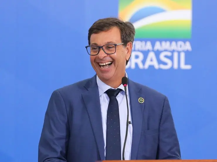 Gilson disse ao jornal, em nota, que estaria imunizado e que tinha seu comprovante de vacinação em mãos. | Foto: Reprodução/Internet