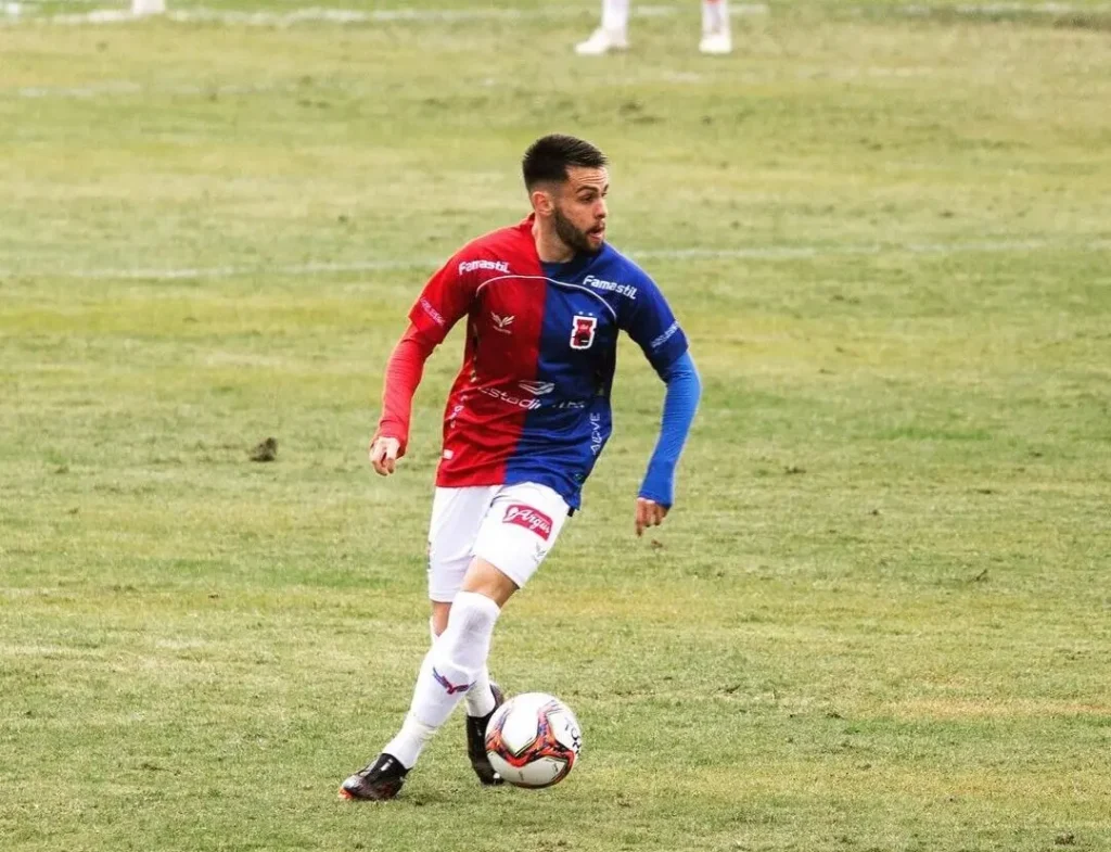 Lucas Sene chega à raposa para ajudar o meio-campo dos atuais campeões goianos |      foto: Arquivo Pessoal
