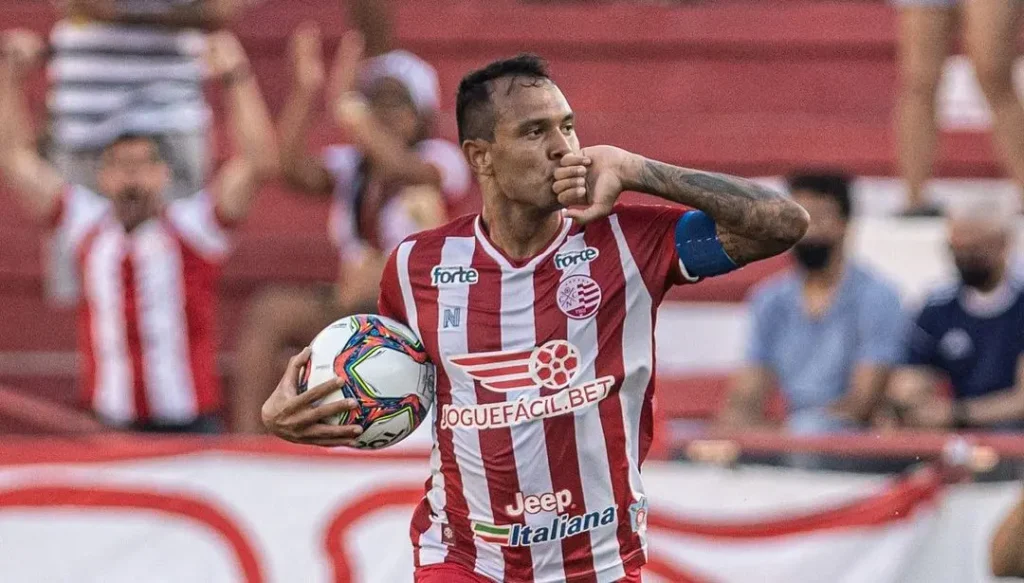 Atacante atuou nos dois confrontos diante do Goiás em 2021 e foram duas assistências na vitória de virada do Náutico por 3 a 2 | foto: Arquivo pessoal