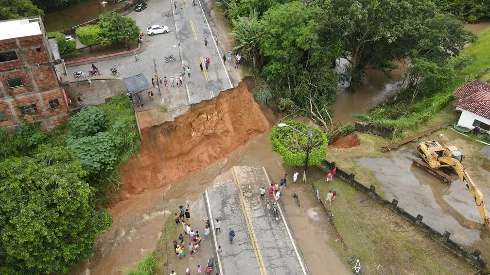 Segundo a Defesa Civil do estado, 470 mil moradores foram prejudicados de alguma maneira pelos temporais. | Foto: Reprodução/Internet