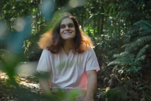 Artista aborda a compaixão, a essência humana, o autoconhecimento, e propaga boas energias | Foto: Reprodução