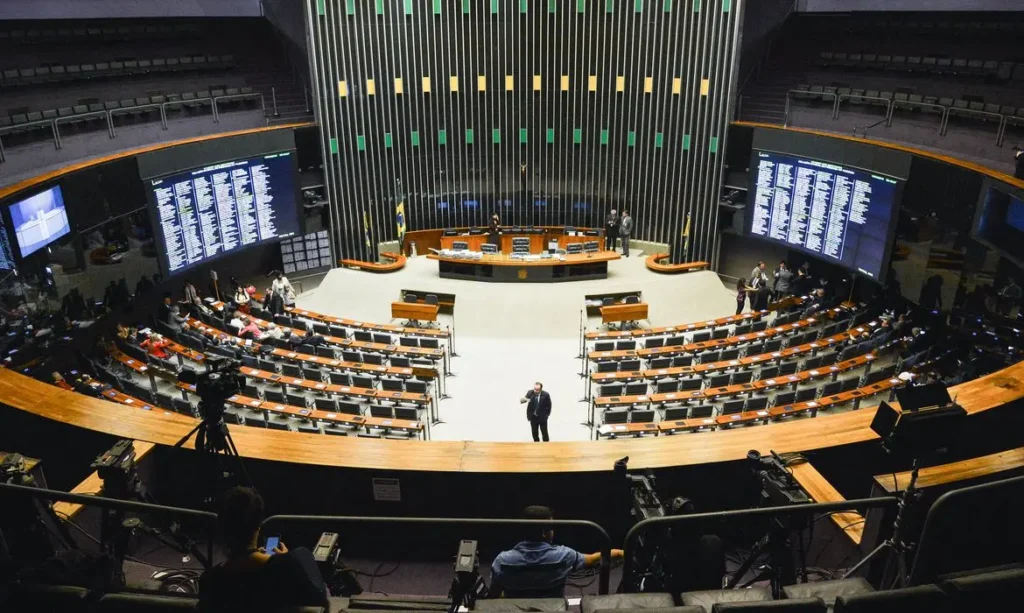 Brasília – Plenário da Câmara dos Deputados antes do inicio da discussão do relatório do Impeachment (Antônio Cruz/Agência Brasil)