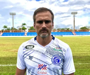 Edson Júnior retorna ao comando técnico do Azulão do Vale depois de três anos | Foto: Breno Modesto