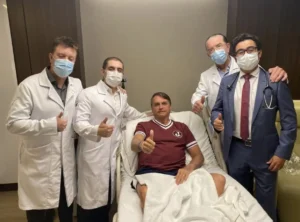 O presidente permanece no hospital onde participará de uma coletiva de imprensa | Foto: Jair Bolsonaro/Twitter