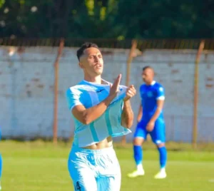 O jogador deixa o KF Shkumbini como artilheiro na temporada e agora reforça o líder albanês | foto: Arquivo pessoal