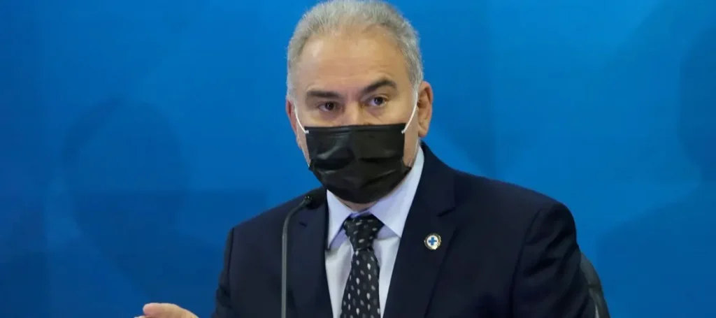 Ministro da Saúde, Marcelo Queiroga, fala à imprensa no ministério da Saúde, sobre a vacinação contra o covid-19