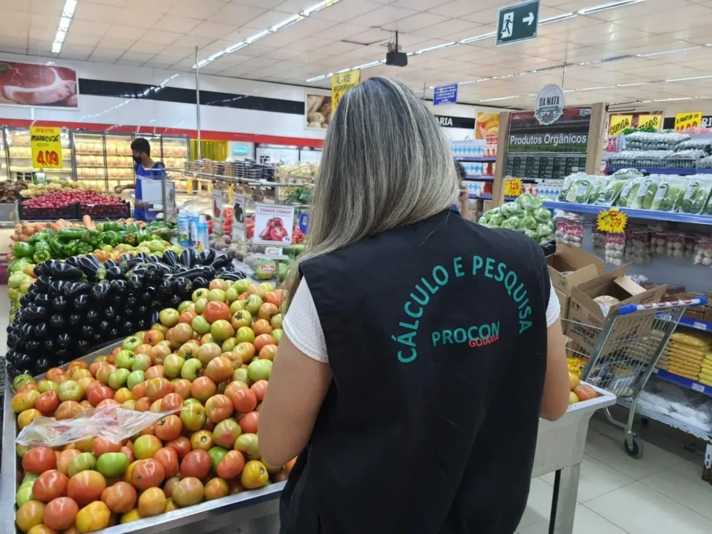 A diferença entre os alimentos pesquisados chega a 458,10%, variação referente ao quilo do tomate comum | Foto: reprodução