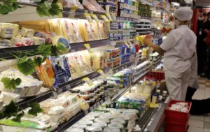 Vendas nos hipermercados e supermercados em Goiás caem pelo oitavo mês consecutivo