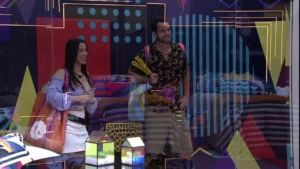 Douglas Silvas foi quem apertou o botão que revelou os novos prováveis participantes do reality | Foto: Reprodução/Globoplay