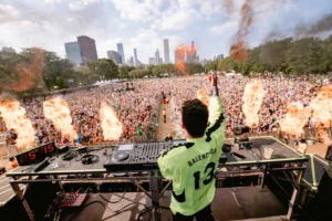 Recentemente, Vintage foi anunciado como parte do line-up do Tomorrowland na Bélgica e se apresentará no palco principal em julho deste ano | Foto: reprodução