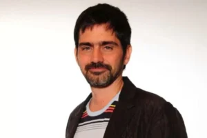Entre a denúncia, estava o fato dele segregar os atores negros, que estavam se arriscando, enquanto os atores brancos do elenco não eram expostos | Foto: ESTEVAM AVELLAR/TV GLOBO