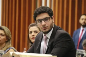 Rogério Cruz decidiu tirar Arthur Bernardes da pasta, que será comandada interinamente por Michel Magul | Foto: Reprodução