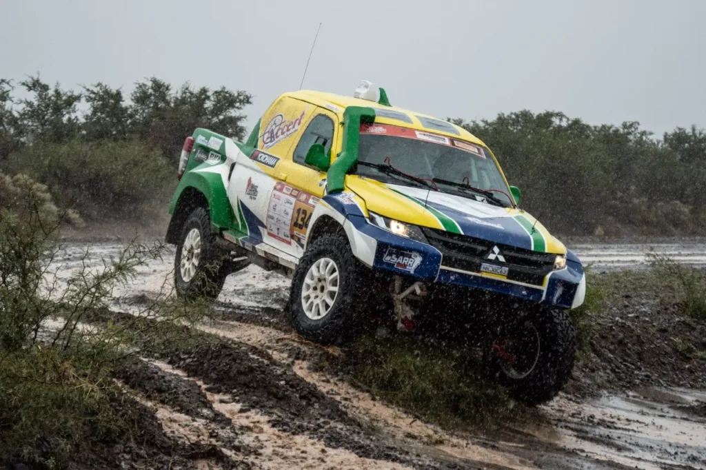 Na primeira fase da maratona para autos, Cristiano Rocha e Anderson Geraldi conseguiram virar o resultado na última especial do dia e repetem vitória | Foto: Paco Foto Agência