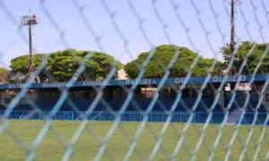 O estádio Anibal Batista de Toledo está em fase final de reforma e não será utilizado na partida contra o Goiânia - Foto: Nicolle Mendes/Assessoria Aparecidense
