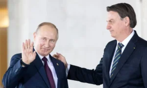 Segundo, jornais locais o encontro com Vladimir Putin é “a hora exata em que vai começar a guerra” | Foto: Reprodução
