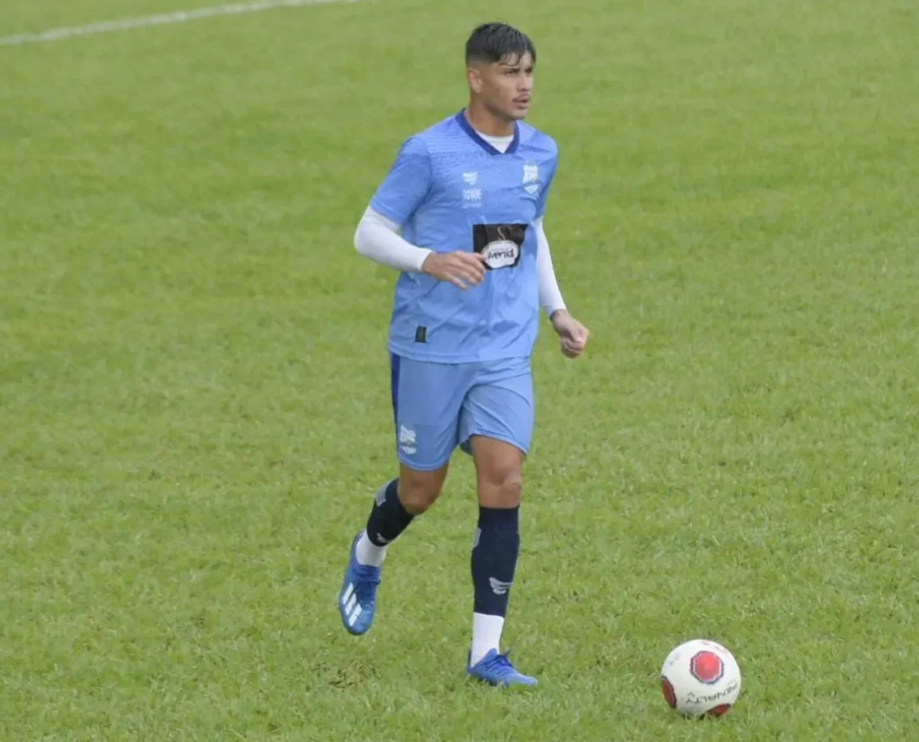 O zagueiro Luizão foi o autor do gol marcado pelo Grêmio Anápolis no empate com o Goianésia, no último domingo (20) | Foto: Grêmio Anápolis