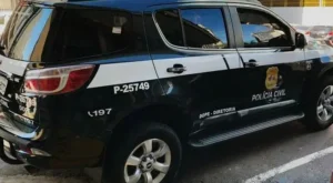 A rápida intervenção policial conseguiu surpreender a mulher quando estava com o dinheiro em mãos na agencia bancaria. | Foto: Reprodução/Internet