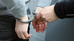 O projeto que prevê aumento de pena nos crimes de importunação sexual está aguardando votação do Senado | Foto: reprodução