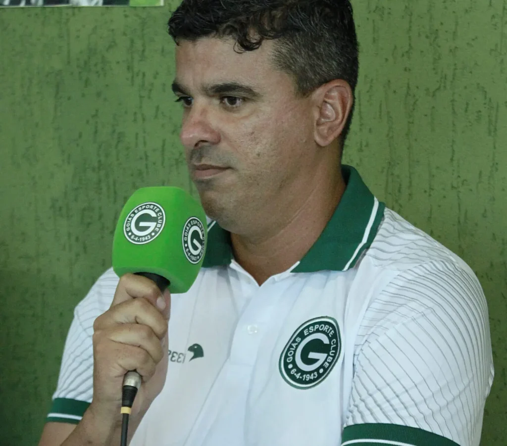 Treinador chega do Cruzeiro e já mostrou personalidade em seu projeto na frente do clube esmeraldino | foto: Rosiron Rodrigues / Goiás EC