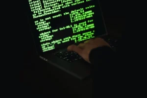 É sempre importante se atentar aos diversos crimes virtuais, que sempre estão em processo de mutação | Foto: Reprodução