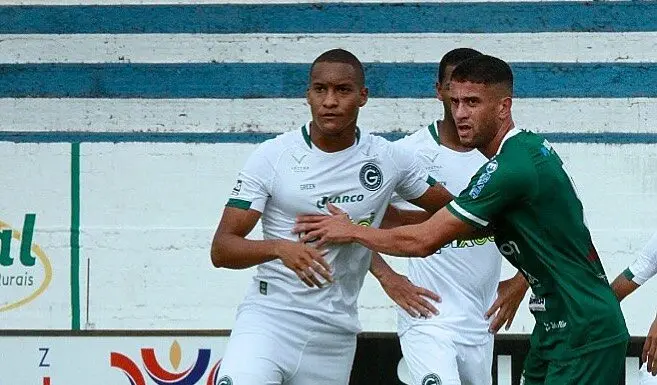 Zagueiro ficou quase um ano parado e retornou ajudando o clube na vitória sobre a Jataiense | foto: Rosiron Rodrigues / Goiás EC