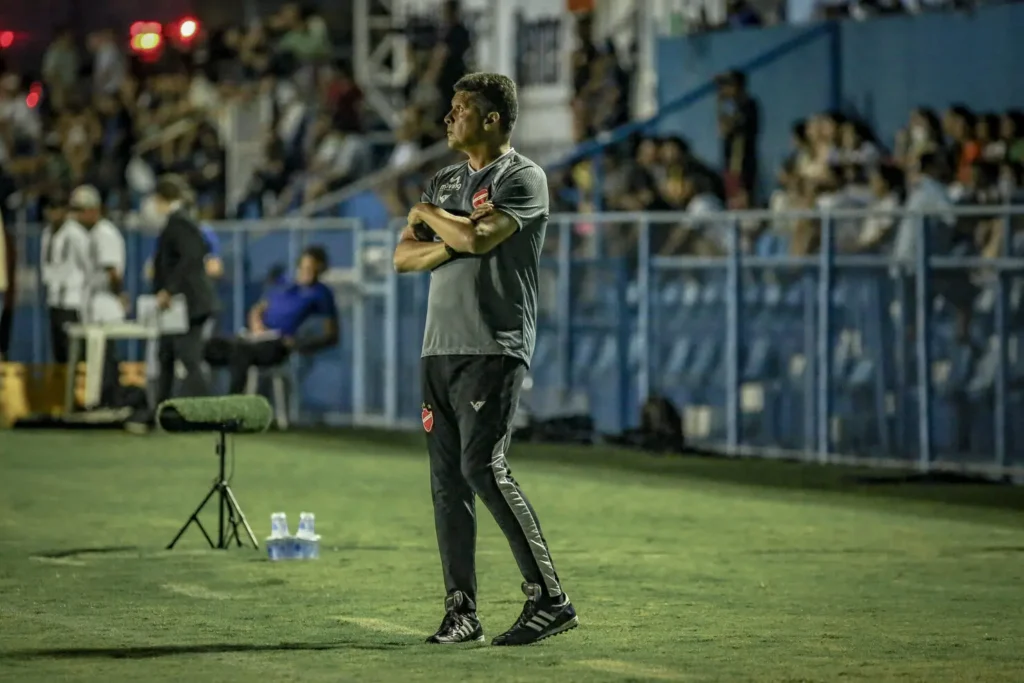 Na visão de Claudinei, o Colorado tem evoluído no Campeonato Goiano e isso o deixa satisfeito | Foto: Roberto Corrêa/Vila Nova FC