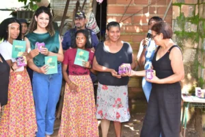 Por mês, programa Dignidade Menstrual beneficia cerca de 146 mil mulheres no estado. | Foto: Seds