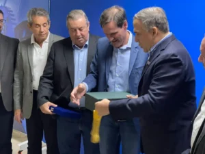 Ex-presidente da Alego recebeu homenagem pelo legado construído nos oito anos de vida pública. | Foto: Divulgação