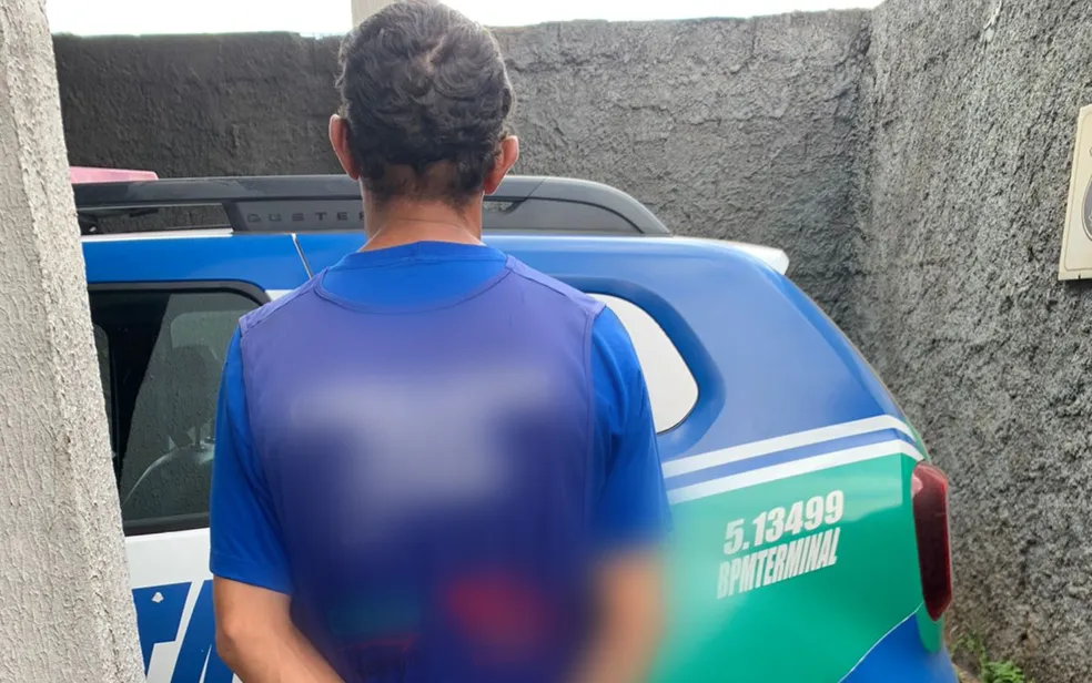 Homem é preso suspeito de abusar sexualmente de mulher na Feira Hippie, em Goiânia | Foto: Divulgação/ Polícia Militar