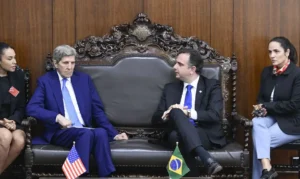 Brasília (DF), 28.02.2023 - Presidente do Senado Federal, senador Rodrigo Pacheco (PSD-MG), recebe o enviado especial da presidência dos Estados Unidos da América (EUA) para Assuntos de Clima, John Kerry, para discutir questões climáticas. Foto: Geraldo Magela/Agência Senado