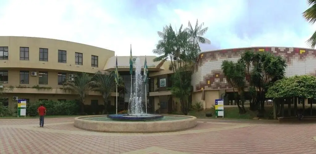 Legislativo municipal e estadual enfrentam baixa representação feminina