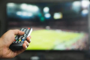 A troca da parabólica tradicional pela digital é para garantir que não haja interferência nos canais abertos de TV por satélite com a chegada do 5G | Foto: Vecteezy