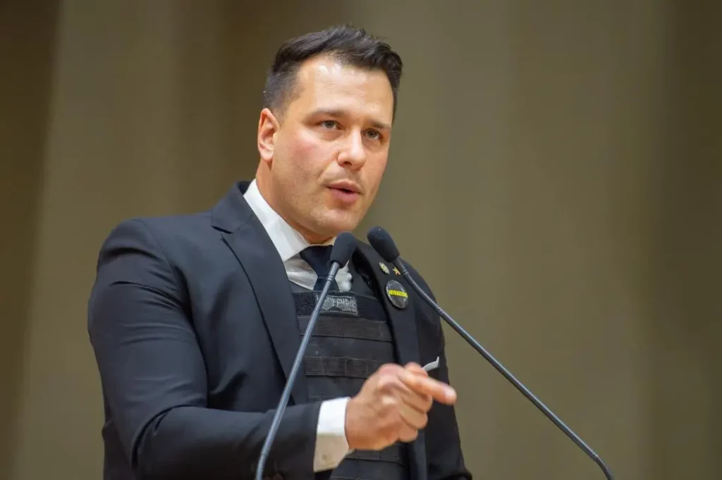 As ameaças partiram de um número desconhecido e foram encaminhadas para o Whatsapp pessoal da filha de Leonel | Foto: Reprodução/ Assembleia Legislativa