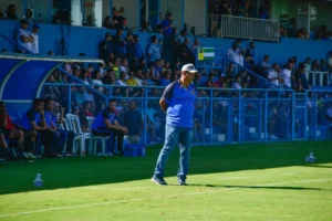 Técnico da Aparecidense lamenta resultado, mas destacou confiança na classificação (Foto: Wigor Vieira/A.A. Aparecidense)