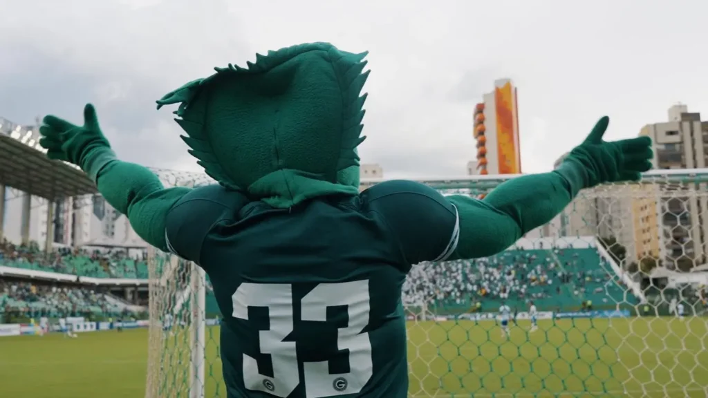 Serrinha recebe os últimos 90 minutos da decisão que vale vaga na final do Campeonato Goiano (Foto: Rosiron Rodrigues/Goiás EC)