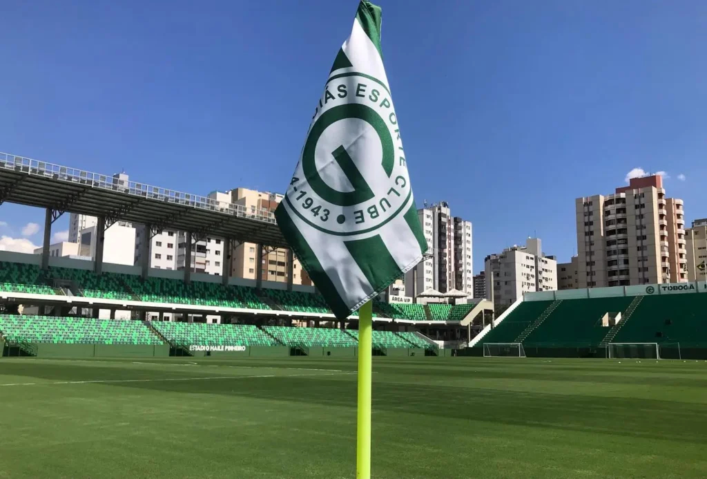 Contra o Brasiliense, Goiás espera manter a invencibilidade jogando no Estádio Hailé Pinheiro (Foto: Rosiron Rodrigues/Goiás EC)